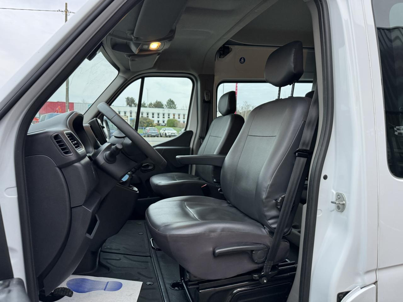 Renault Master F3500 L3H2 2.3 BLUE DCI 135CH CABINE APPROFONDIE 6 PLACES GRAND CONFORT - Грузопассажирский фургон: фото 5 Renault Master F3500 L3H2 2.3 BLUE DCI 135CH CABINE APPROFONDIE 6 PLACES GRAND CONFORT - Грузопассажирский фургон: фото 5