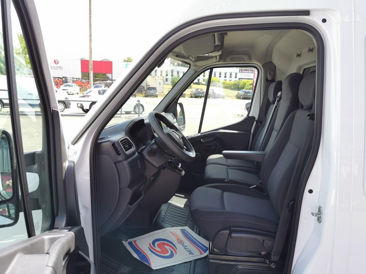 Renault Master Grand Confort F3500 L3H2 2.3 Energy dCi - 150 III FOURGON Fourgon L3H2 Traction PHASE 3 - Цельнометаллический фургон: фото 5 Renault Master Grand Confort F3500 L3H2 2.3 Energy dCi - 150 III FOURGON Fourgon L3H2 Traction PHASE 3 - Цельнометаллический фургон: фото 5