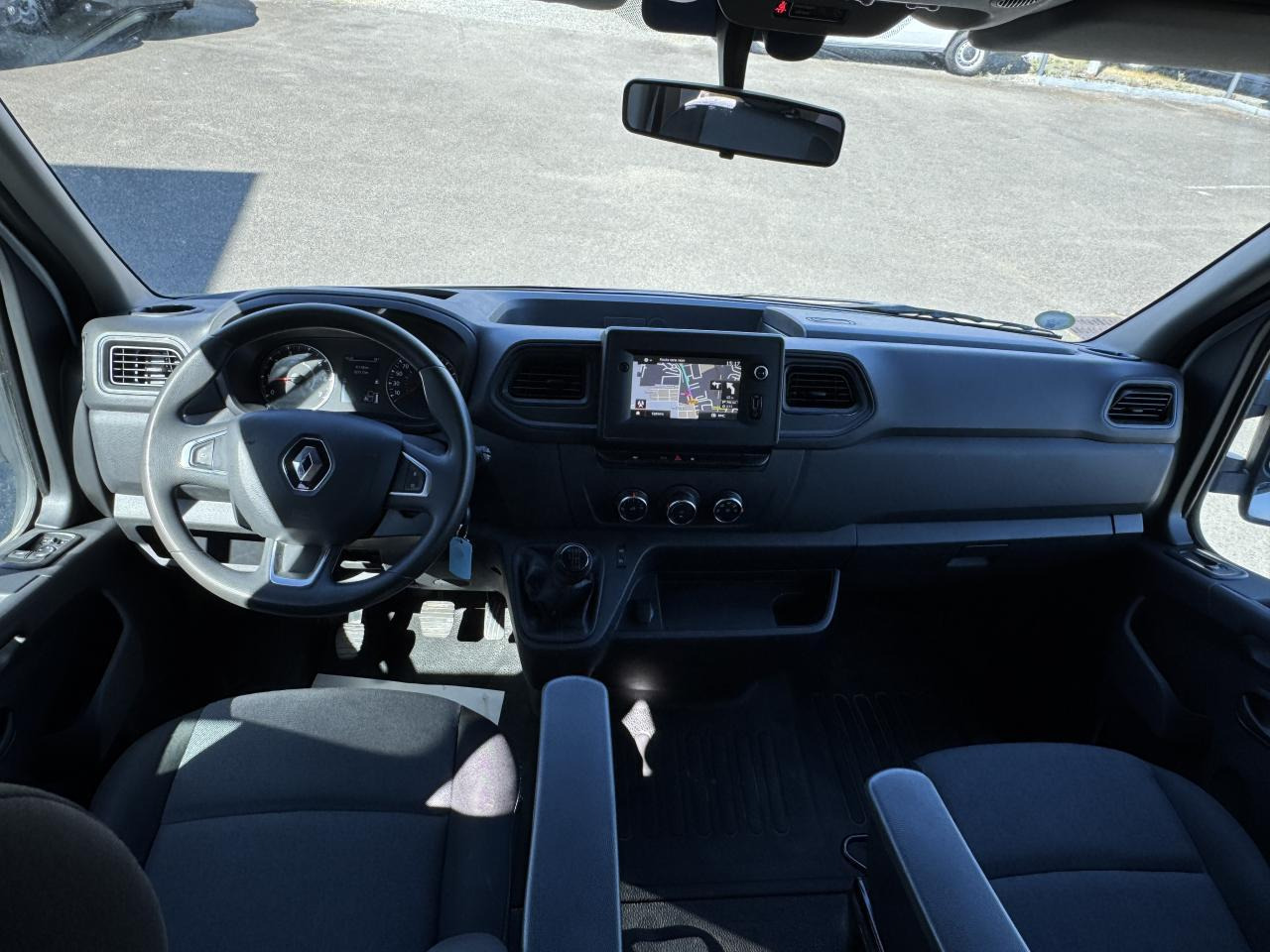 Renault Master RENAULT 3T5 BENNE + COFFRE RJ DOUBLE CABINE 6 PL 2.3 DCI 130 CH CONFORT + GPS + REGUL + CLIM - Малотоннажный самосвал: фото 3 Renault Master RENAULT 3T5 BENNE + COFFRE RJ DOUBLE CABINE 6 PL 2.3 DCI 130 CH CONFORT + GPS + REGUL + CLIM - Малотоннажный самосвал: фото 3