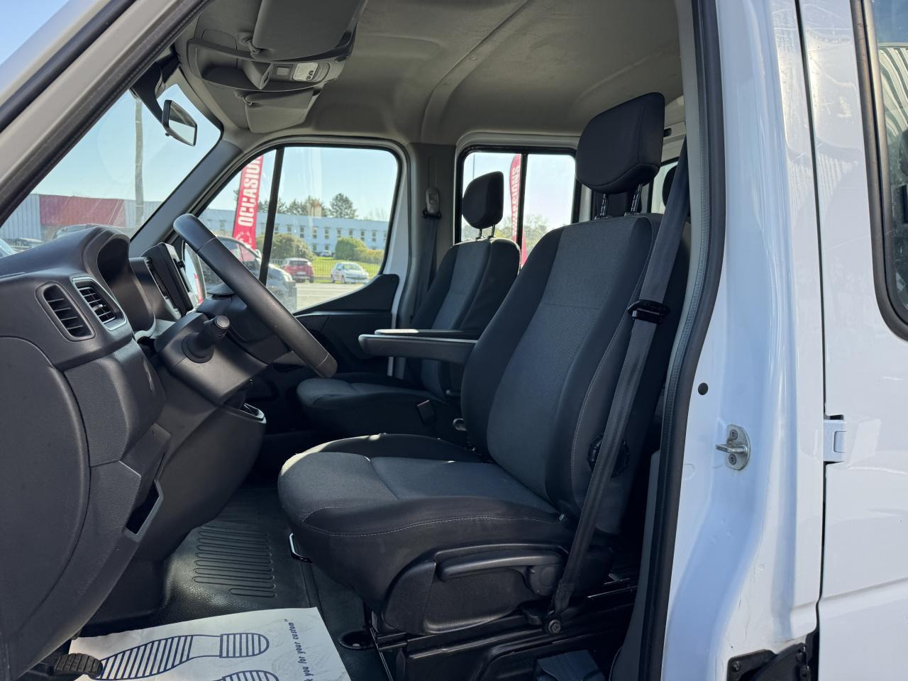 Renault Master combi RENAULT 3T5 BENNE + COFFRE RJ DOUBLE CABINE 6 PL 2.3 DCI 130 CH CONFORT + GPS + REGUL + CLIM - Малотоннажный самосвал: фото 4 Renault Master combi RENAULT 3T5 BENNE + COFFRE RJ DOUBLE CABINE 6 PL 2.3 DCI 130 CH CONFORT + GPS + REGUL + CLIM - Малотоннажный самосвал: фото 4