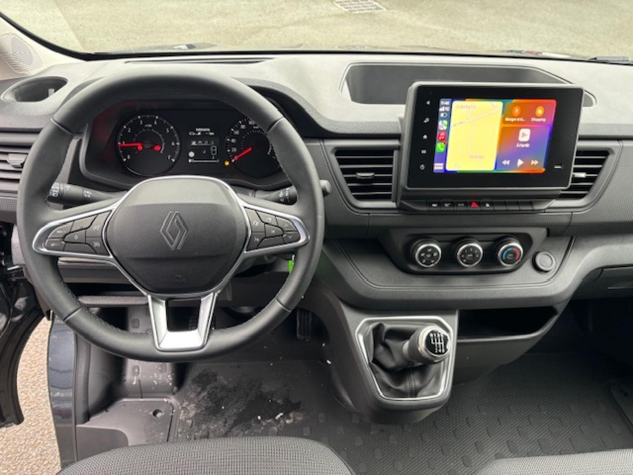 Renault Trafic 3T0 L1H1 2.0 DCI 150CH - Цельнометаллический фургон: фото 4 Renault Trafic 3T0 L1H1 2.0 DCI 150CH - Цельнометаллический фургон: фото 4