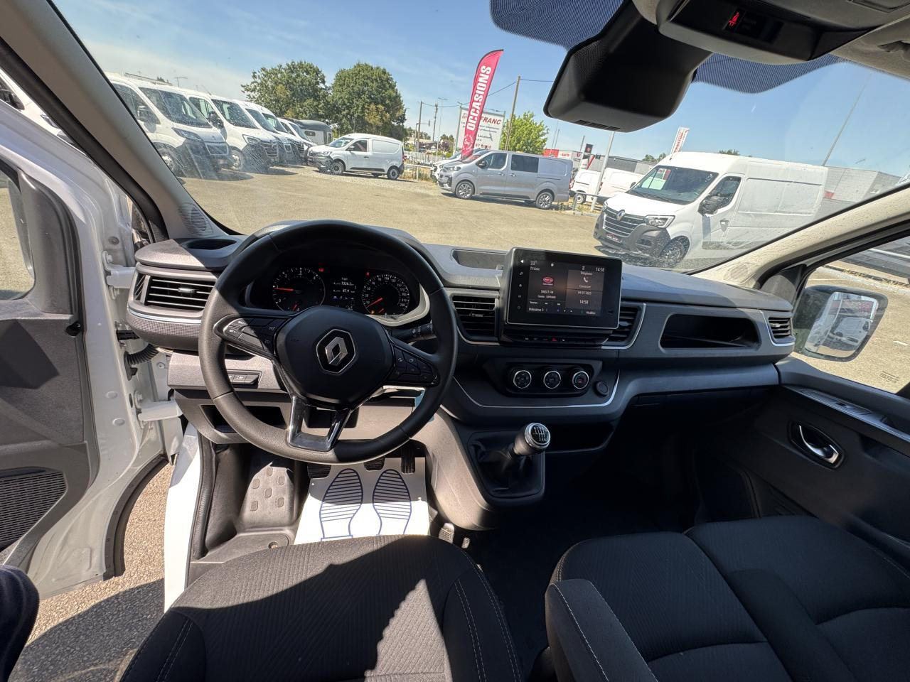 Renault Trafic L1H1 2T8 2.0 BLUE DCI 130CH GRAND CONFORT - Цельнометаллический фургон: фото 3 Renault Trafic L1H1 2T8 2.0 BLUE DCI 130CH GRAND CONFORT - Цельнометаллический фургон: фото 3