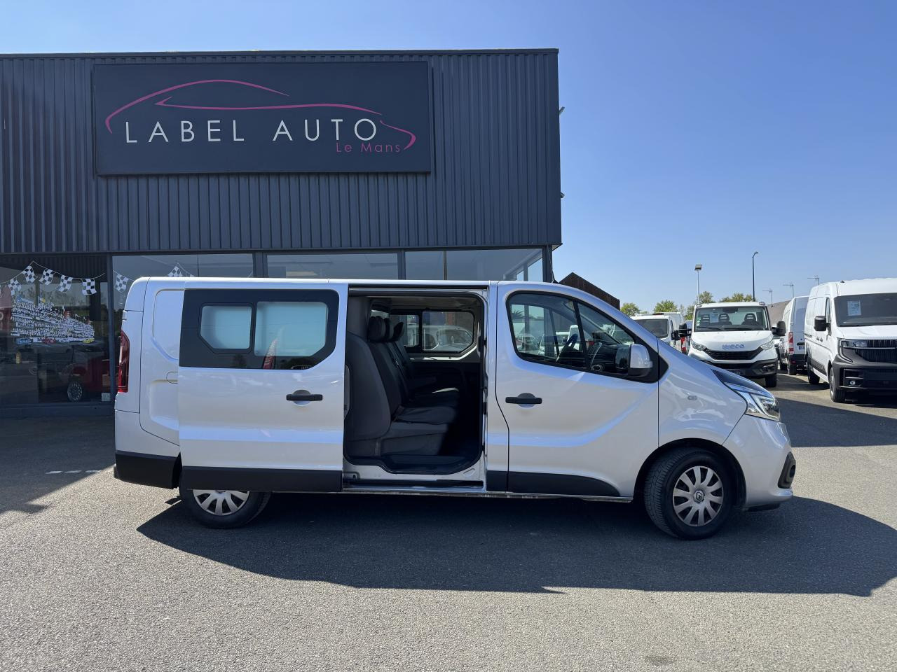 Renault Trafic L2H1 2.0 DCI 145CH CABINE APPROFONDIE 6 PLACES CONFORT EDC - Грузопассажирский фургон: фото 1 Renault Trafic L2H1 2.0 DCI 145CH CABINE APPROFONDIE 6 PLACES CONFORT EDC - Грузопассажирский фургон: фото 1
