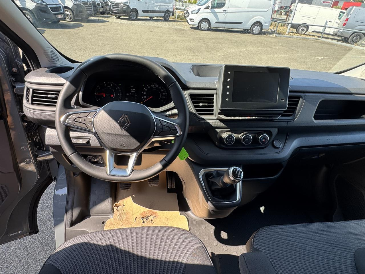 Renault Trafic L2H1 3T 2.0 BLUE DCI 170CH ADVANCE CARPLAY CAM - Цельнометаллический фургон: фото 3 Renault Trafic L2H1 3T 2.0 BLUE DCI 170CH ADVANCE CARPLAY CAM - Цельнометаллический фургон: фото 3