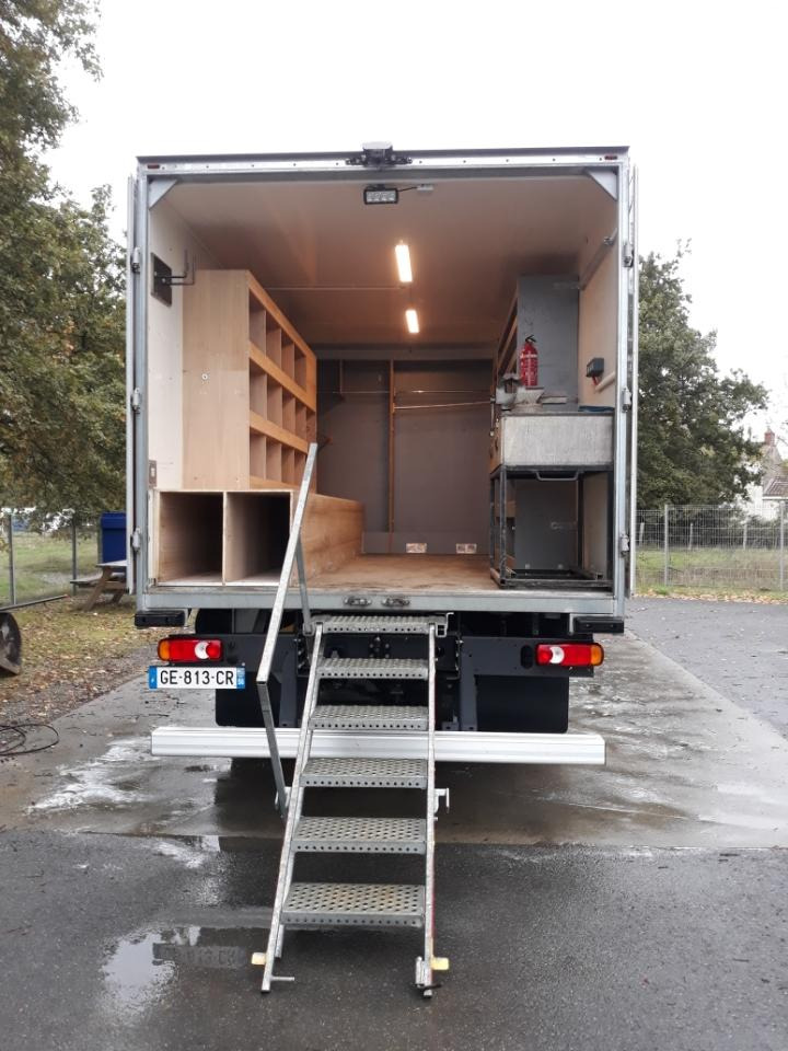 Renault D 13 HIGH K P4X2 280CV Double cabine 6 places - Грузовик с закрытым кузовом: фото 5 Renault D 13 HIGH K P4X2 280CV Double cabine 6 places - Грузовик с закрытым кузовом: фото 5