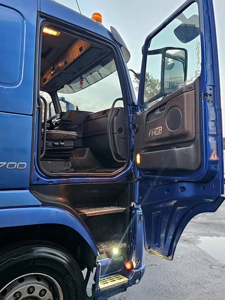 Самосвал Volvo FH 16 700: фото 13