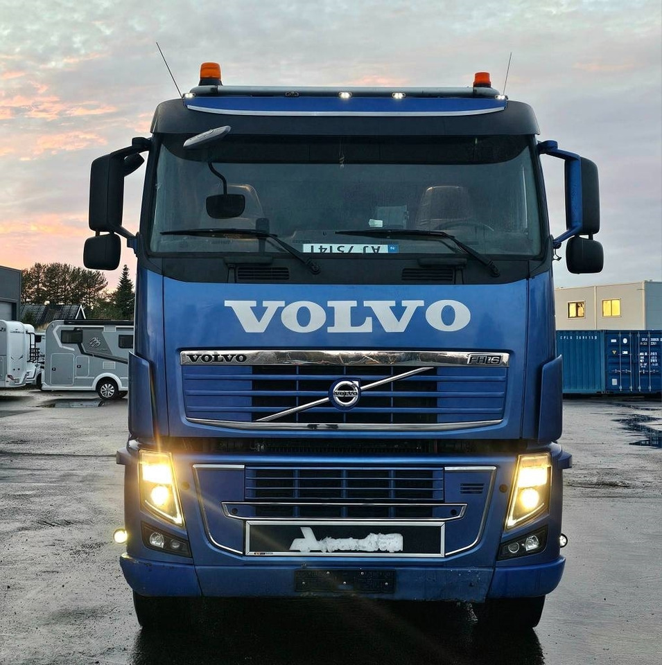 Самосвал Volvo FH 16 700: фото 9