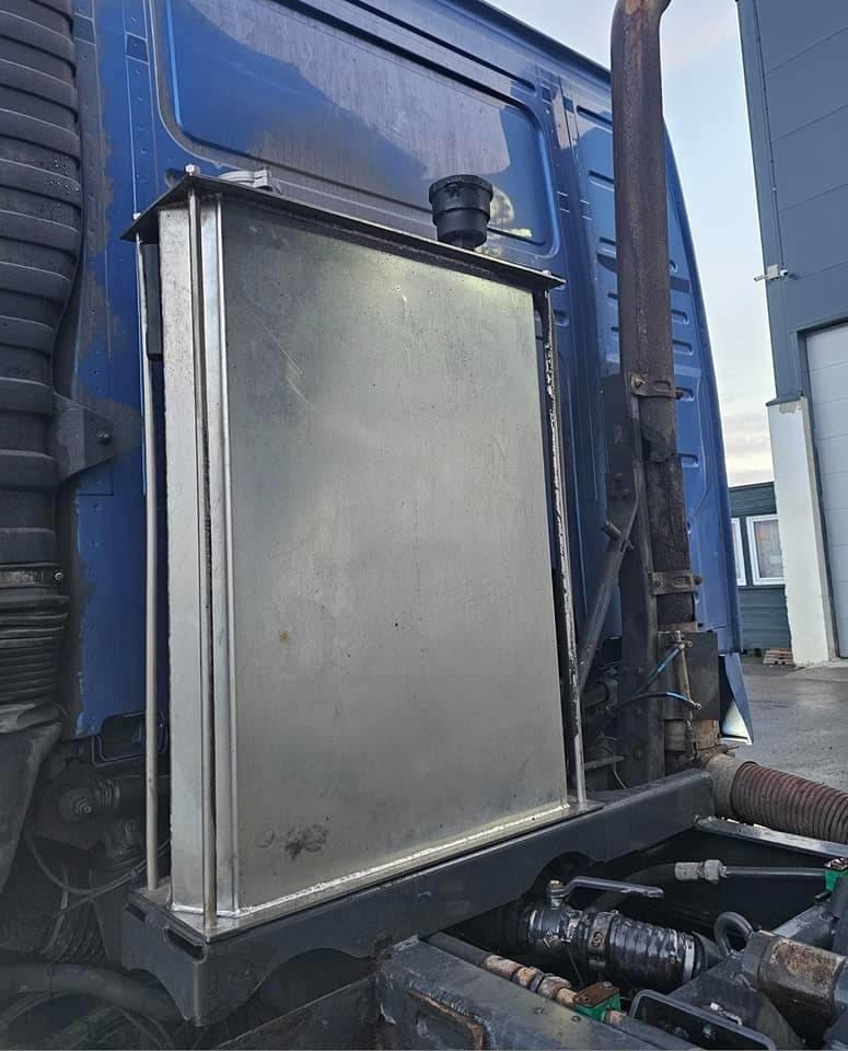 Самосвал Volvo FH 16 700: фото 28