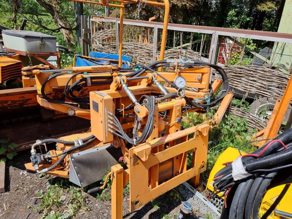 Dücker MGK 13 Randstreifenmäher Randstreifenmähgerät Böschungsmulcher Böschungsmäher Seitenmulcher Mähausleger für Ladog Unimog u300 300 400 500 327 323 530 405 - Манипуляторная косилка: фото 1 Dücker MGK 13 Randstreifenmäher Randstreifenmähgerät Böschungsmulcher Böschungsmäher Seitenmulcher Mähausleger für Ladog Unimog u300 300 400 500 327 323 530 405 - Манипуляторная косилка: фото 1