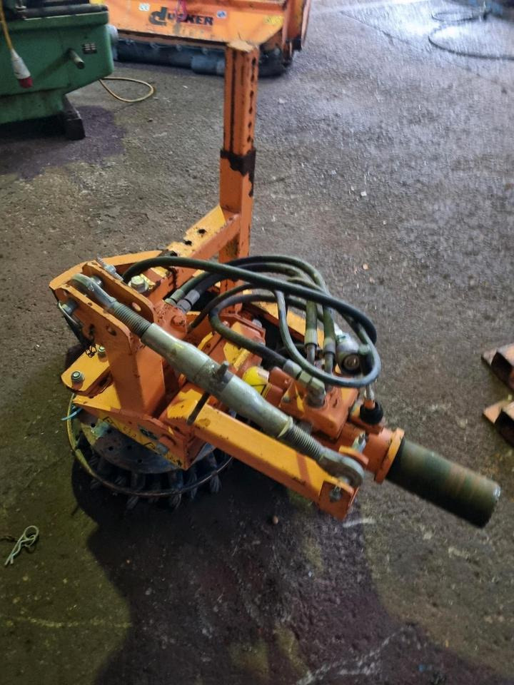 Dücker PFP 600 Wildkrautbürste Wildkrautbesen Mähausleger Böschungsmulcher Böschungsmäher UNA DUA 700 800 600 500 für Unimog Mulag Gilbers - Щетка: фото 4 Dücker PFP 600 Wildkrautbürste Wildkrautbesen Mähausleger Böschungsmulcher Böschungsmäher UNA DUA 700 800 600 500 für Unimog Mulag Gilbers - Щетка: фото 4