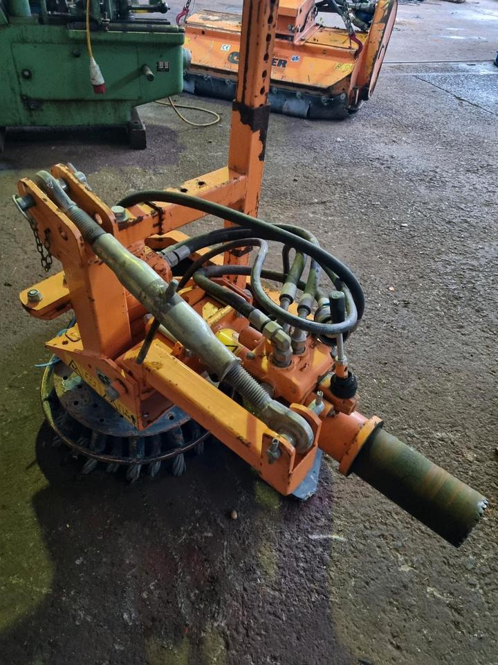 Dücker PFP 600 Wildkrautbürste Wildkrautbesen Mähausleger Böschungsmulcher Böschungsmäher UNA DUA 700 800 600 500 für Unimog Mulag Gilbers - Щетка: фото 3 Dücker PFP 600 Wildkrautbürste Wildkrautbesen Mähausleger Böschungsmulcher Böschungsmäher UNA DUA 700 800 600 500 für Unimog Mulag Gilbers - Щетка: фото 3