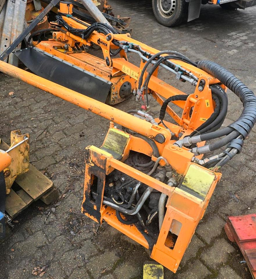Dücker Randstreifenmäher vom DUA 800 700 Banketmäher Böschungsmäher Auslegemäher für Unimog Mulag Mähausleger - Манипуляторная косилка: фото 2 Dücker Randstreifenmäher vom DUA 800 700 Banketmäher Böschungsmäher Auslegemäher für Unimog Mulag Mähausleger - Манипуляторная косилка: фото 2