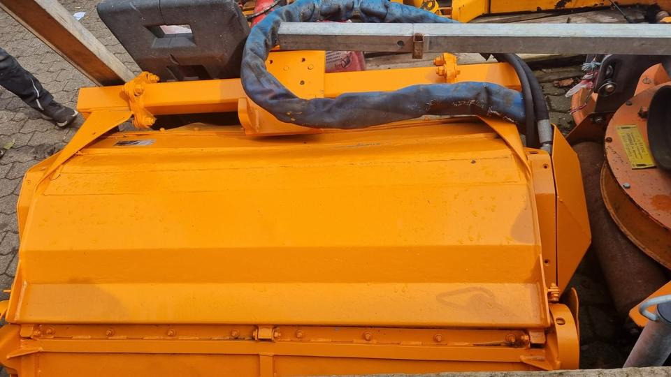 Mulag UMK12 aus 2016 für Mähausleger FME MKM Böschungsmulcher Böschungsmäher Seitenmulcher Randstreifenmäher für Unimog U400 405 u 300 500 427 Dücker - Косилка-измельчитель/ Мульчер: фото 2 Mulag UMK12 aus 2016 für Mähausleger FME MKM Böschungsmulcher Böschungsmäher Seitenmulcher Randstreifenmäher für Unimog U400 405 u 300 500 427 Dücker - Косилка-измельчитель/ Мульчер: фото 2