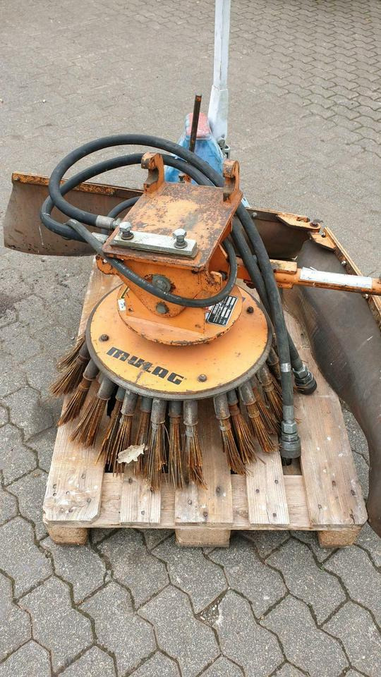 Mulag Wildkrautbürste Mähausleger Böschungsmulcher Dücker unimog - Щетка: фото 4 Mulag Wildkrautbürste Mähausleger Böschungsmulcher Dücker unimog - Щетка: фото 4