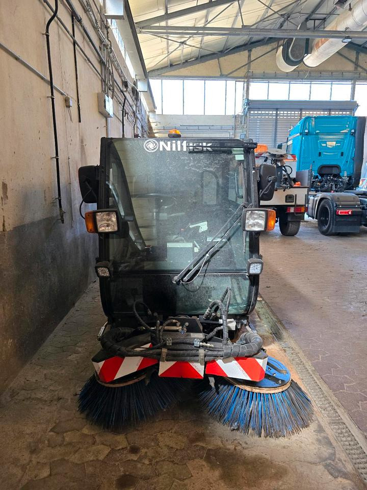 Подметально-уборочная машина Nilfisk City Ranger 3500 Kehrmaschine Straßenkehrmaschine mit Schmidt Bediendisplay Hako Kehreinheit: фото 6