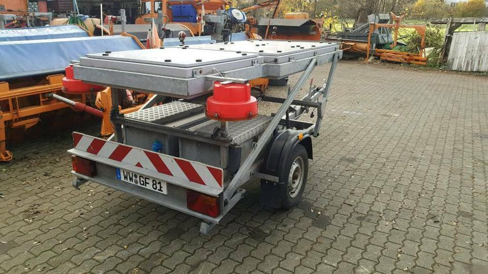 Mersch LED Verkehrsleitanhänger Verkehrsleittafel Nissen Horizont - Прицеп: фото 3 Mersch LED Verkehrsleitanhänger Verkehrsleittafel Nissen Horizont - Прицеп: фото 3