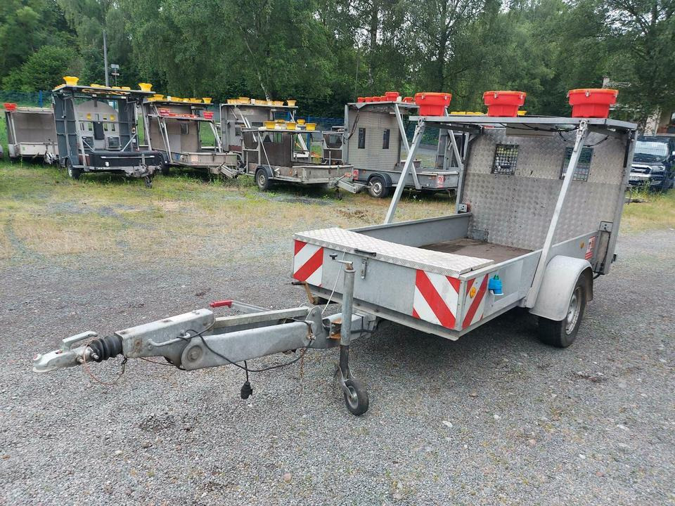 Trebbiner Absperrtafel vz615 616 Sperrwand Leitanhänger Sicherung - Прицеп: фото 4 Trebbiner Absperrtafel vz615 616 Sperrwand Leitanhänger Sicherung - Прицеп: фото 4