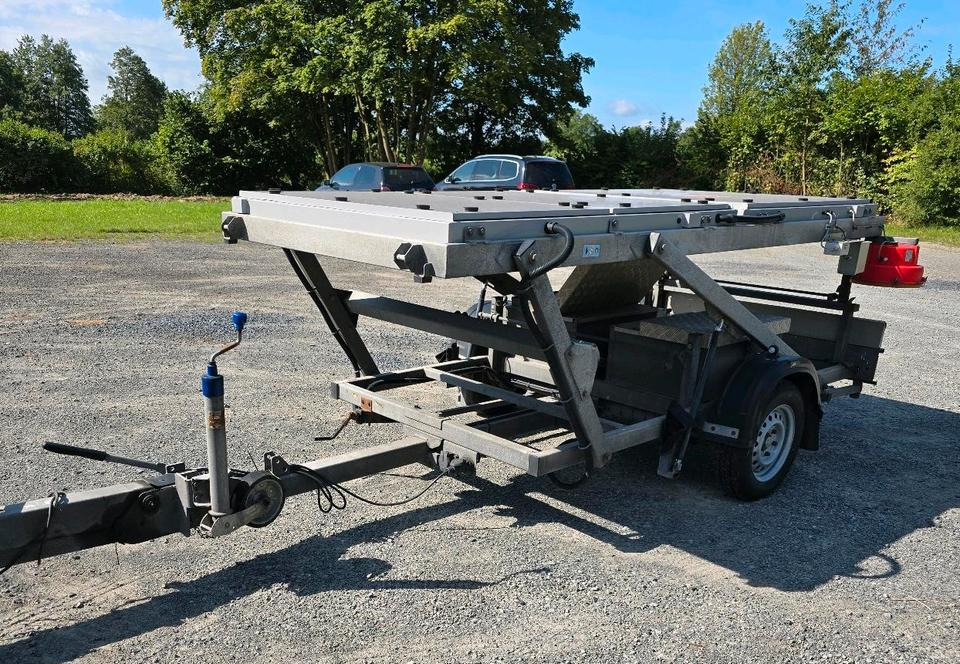 Trebbiner Horizont VWT Verkehrsleittafel Verkehrswarnanhänger Verkehrsleitanhänger Verkehrssicherungsanhänger Nissen Absperrtafel - Прицеп: фото 2 Trebbiner Horizont VWT Verkehrsleittafel Verkehrswarnanhänger Verkehrsleitanhänger Verkehrssicherungsanhänger Nissen Absperrtafel - Прицеп: фото 2