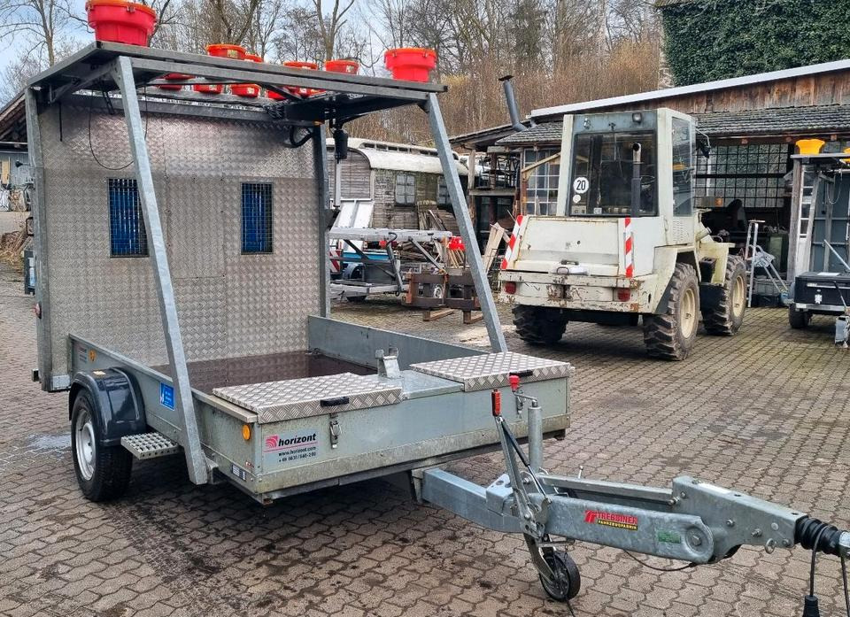 Trebbiner LED Absperrtafel 2019 FAT Sperrwand Verkehrsleittafel Verkehrsleitanhänger Verkehrssicherungsanhänger Leitanhänger VZ616 RSA21 - Прицеп: фото 3 Trebbiner LED Absperrtafel 2019 FAT Sperrwand Verkehrsleittafel Verkehrsleitanhänger Verkehrssicherungsanhänger Leitanhänger VZ616 RSA21 - Прицеп: фото 3