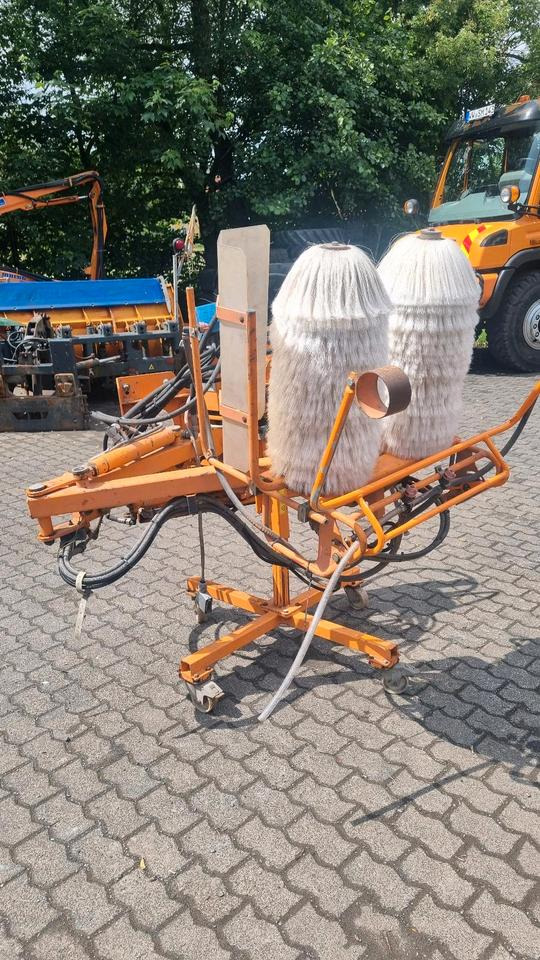 Schmidt RPS-H Leitpfostenwaschgerät Mulag Leitblankenwaschgerät für Unimog 405 u300 400 500 423 318 430 427 527 - Щетка: фото 2 Schmidt RPS-H Leitpfostenwaschgerät Mulag Leitblankenwaschgerät für Unimog 405 u300 400 500 423 318 430 427 527 - Щетка: фото 2