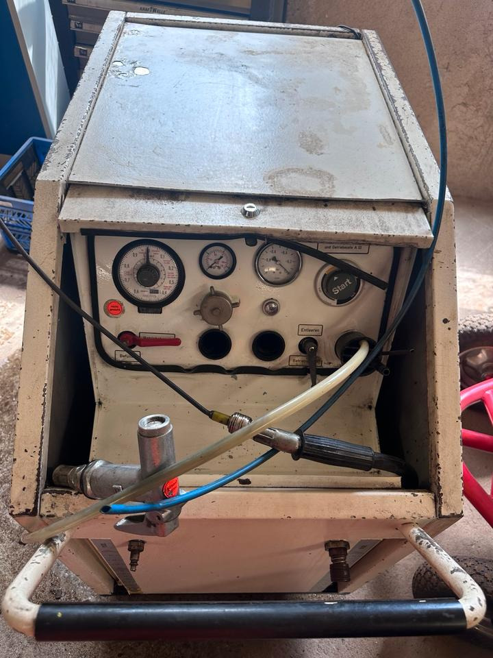 Shell Öl-Service Service Öl-Absaugung Öl befüllen Ölwechsel Shell Öl Service Automat - Оборудование для гаражей/ Мастерских: фото 2 Shell Öl-Service Service Öl-Absaugung Öl befüllen Ölwechsel Shell Öl Service Automat - Оборудование для гаражей/ Мастерских: фото 2