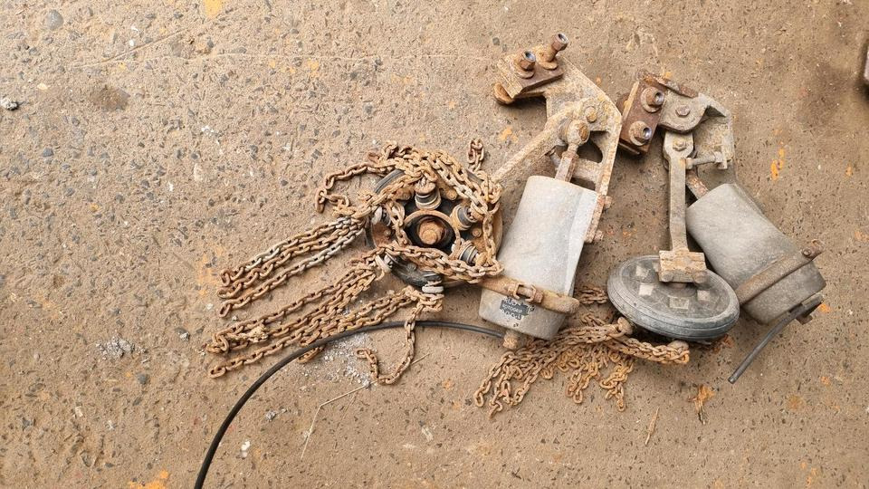 Unterwurfketten Schleuderketten Schneeketten Unimog Mercedes Benz 405 U300 U 400 500 423 429 530 318 427 - Шины и диски для Коммунальной и специальной техники: фото 3 Unterwurfketten Schleuderketten Schneeketten Unimog Mercedes Benz 405 U300 U 400 500 423 429 530 318 427 - Шины и диски для Коммунальной и специальной техники: фото 3