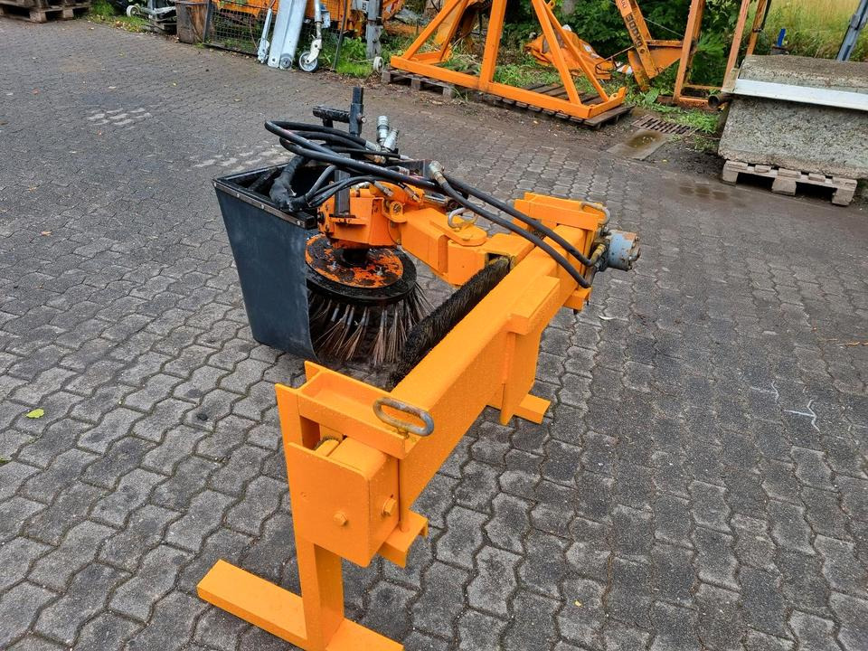 Wildkrautbürste passend für Multicar Tremo Ladog Mulag Unkrautbekämpfung Dücket Fiedler Wildkrautbesen Kehrmaschine Hansa Fendt unimog - Щетка: фото 2 Wildkrautbürste passend für Multicar Tremo Ladog Mulag Unkrautbekämpfung Dücket Fiedler Wildkrautbesen Kehrmaschine Hansa Fendt unimog - Щетка: фото 2