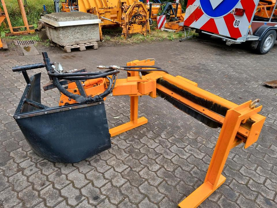 Wildkrautbürste passend für Multicar Tremo Ladog Mulag Unkrautbekämpfung Dücket Fiedler Wildkrautbesen Kehrmaschine Hansa Fendt unimog - Щетка: фото 1 Wildkrautbürste passend für Multicar Tremo Ladog Mulag Unkrautbekämpfung Dücket Fiedler Wildkrautbesen Kehrmaschine Hansa Fendt unimog - Щетка: фото 1