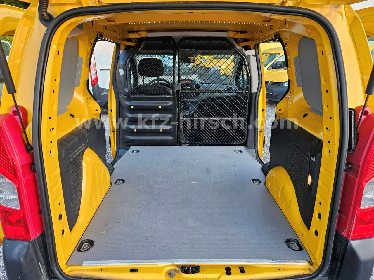 Citroën Berlingo 75 Hdi EURO5 , 2xSchiebetüre, 1.Hand, - Пассажирский фургон: фото 5 Citroën Berlingo 75 Hdi EURO5 , 2xSchiebetüre, 1.Hand, - Пассажирский фургон: фото 5