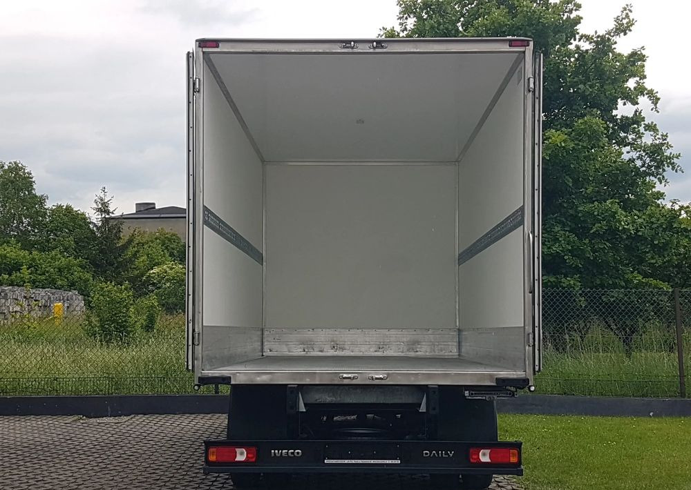 Iveco 72-180 DAILY 8EP KONTENER IZOTERMA 4,16x2,10x2,09 DMC 7200 KG KLIMATRONIK TEMPOMAT KRAJOWY - Грузовик с закрытым кузовом: фото 5 Iveco 72-180 DAILY 8EP KONTENER IZOTERMA 4,16x2,10x2,09 DMC 7200 KG KLIMATRONIK TEMPOMAT KRAJOWY - Грузовик с закрытым кузовом: фото 5