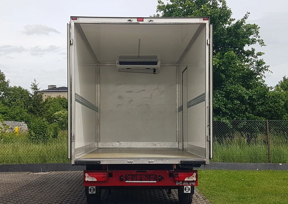 MAN TGE 3.180 8 EP CHŁODNIA AGREGAT 4,20x2,10x2,20 IZOTERMA FUNKCJA GRZANIA KLIMA DMC 3500 KG - Фургон-рефрижератор: фото 5 MAN TGE 3.180 8 EP CHŁODNIA AGREGAT 4,20x2,10x2,20 IZOTERMA FUNKCJA GRZANIA KLIMA DMC 3500 KG - Фургон-рефрижератор: фото 5