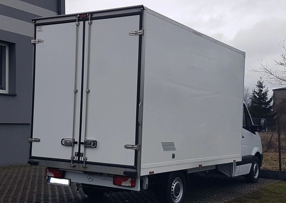 Mercedes-Benz Sprinter CHŁODNIA IZOTERMA 8EP AGREGAT ZANOTTI 4,22x2,15x2,30 KLIMA 314 CDI - Фургон-рефрижератор: фото 4 Mercedes-Benz Sprinter CHŁODNIA IZOTERMA 8EP AGREGAT ZANOTTI 4,22x2,15x2,30 KLIMA 314 CDI - Фургон-рефрижератор: фото 4