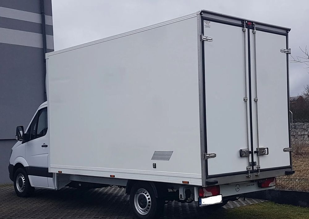 Mercedes-Benz Sprinter CHŁODNIA IZOTERMA 8EP AGREGAT ZANOTTI 4,22x2,15x2,30 KLIMA 314 CDI - Фургон-рефрижератор: фото 3 Mercedes-Benz Sprinter CHŁODNIA IZOTERMA 8EP AGREGAT ZANOTTI 4,22x2,15x2,30 KLIMA 314 CDI - Фургон-рефрижератор: фото 3