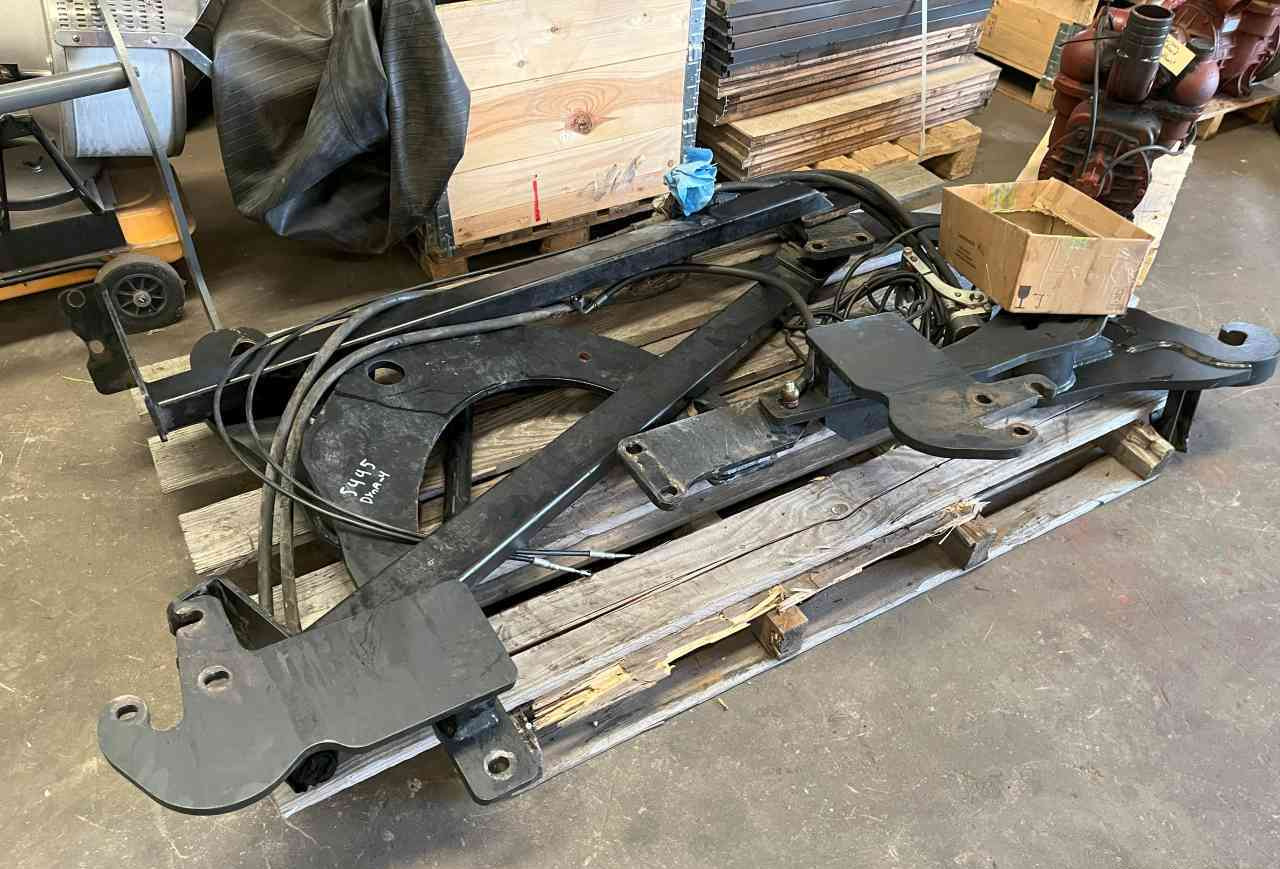 BMH Palas SC 370 Front-laders / Frontlader / Voorlader / Tractoren - Фронтальный погрузчик для трактора: фото 4 BMH Palas SC 370 Front-laders / Frontlader / Voorlader / Tractoren - Фронтальный погрузчик для трактора: фото 4