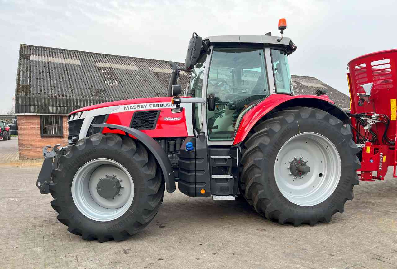 Massey Ferguson 7S.210 Dyna-VT Exclusive Tractoren - Трактор: фото 2 Massey Ferguson 7S.210 Dyna-VT Exclusive Tractoren - Трактор: фото 2