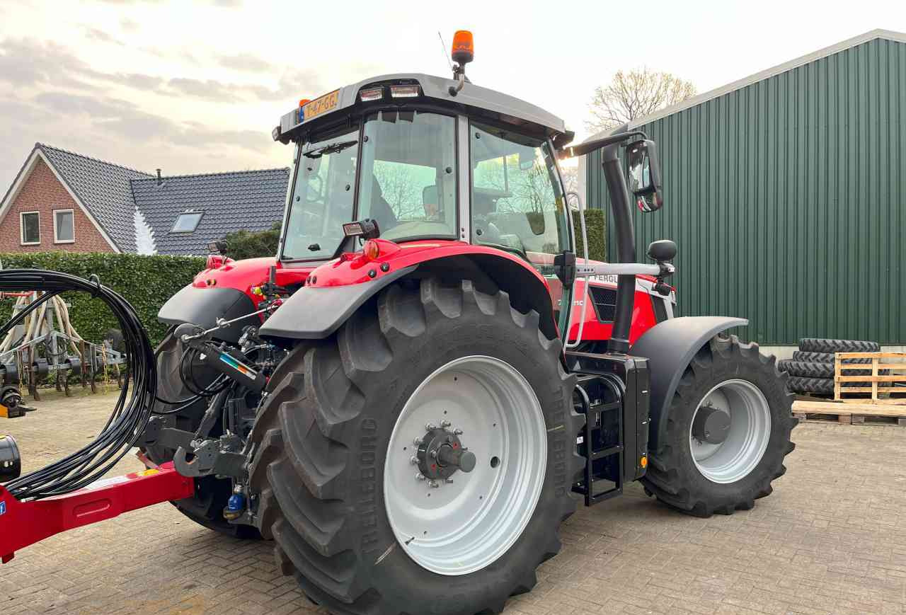 Massey Ferguson 7S.210 Dyna-VT Exclusive Tractoren - Трактор: фото 4 Massey Ferguson 7S.210 Dyna-VT Exclusive Tractoren - Трактор: фото 4