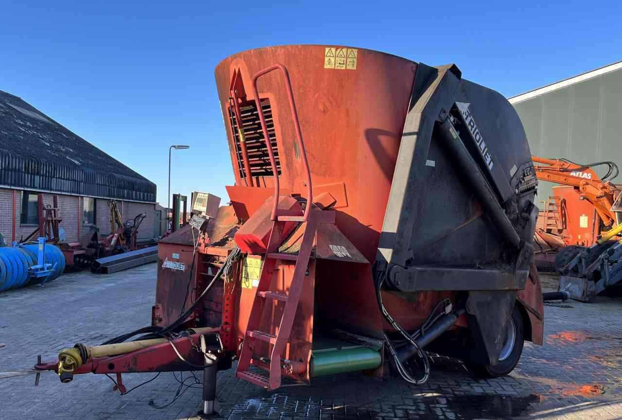 Trioliet Triomix 1200 zelfladende voermengwagen voermachines - Кормораздатчик: фото 5 Trioliet Triomix 1200 zelfladende voermengwagen voermachines - Кормораздатчик: фото 5