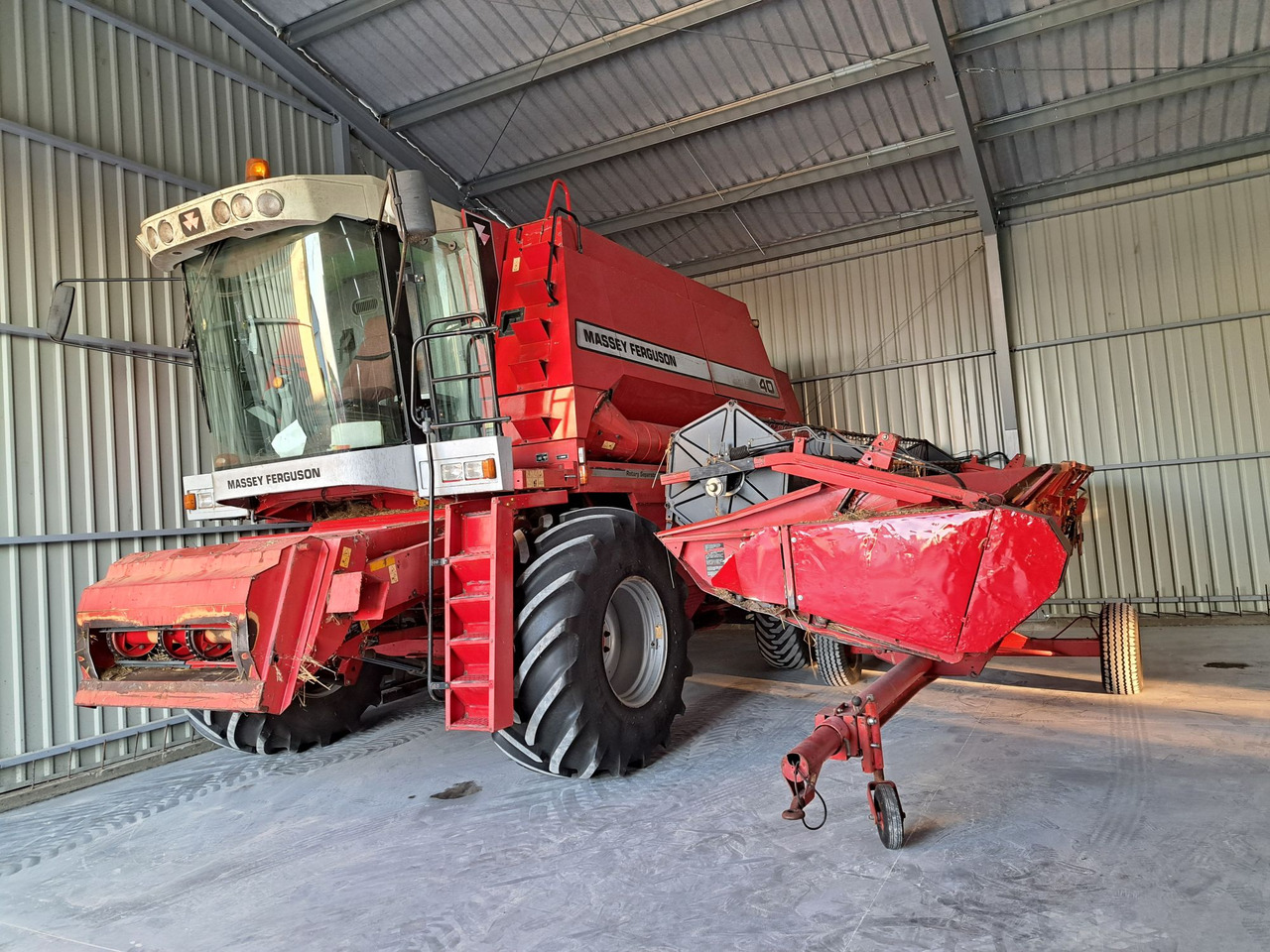 Kombajn Massey Ferguson 40 M-F 38 - Зерноуборочный комбайн: фото 2 Kombajn Massey Ferguson 40 M-F 38 - Зерноуборочный комбайн: фото 2