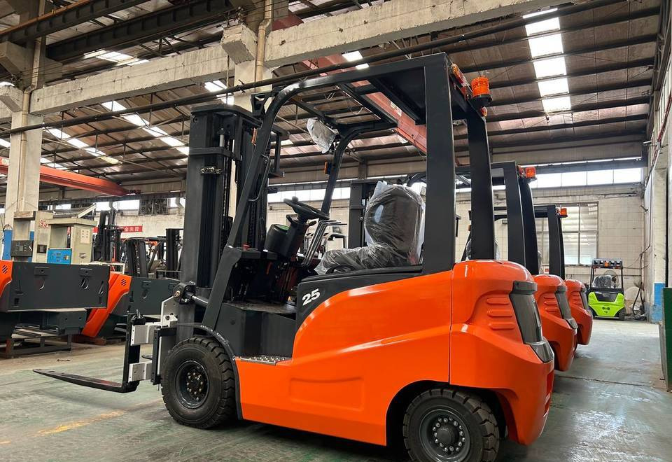 Новый Электропогрузчик NEW MAXUS 2500 kg Electric Forklift Warranty up to 10 YEARS НОВИЙ Електричний MAXUS Візок для вантажів 2500 кг Гарантія до 10 РОКІВ NOWY Elektryczny MAXUS widłowy 2500 kg Gwarancja do 10 LAT: фото 1