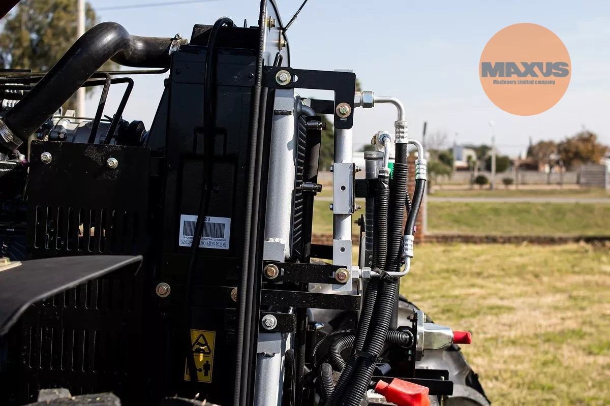 Maxus Maxus Wheeled tractor 130hp 4x4 - Трактор: фото 3 Maxus Maxus Wheeled tractor 130hp 4x4 - Трактор: фото 3