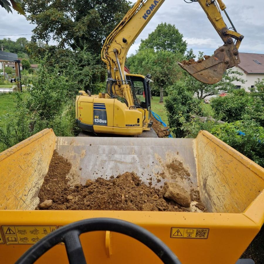 Komatsu PC138US-8 - Гусеничный экскаватор: фото 3 Komatsu PC138US-8 - Гусеничный экскаватор: фото 3