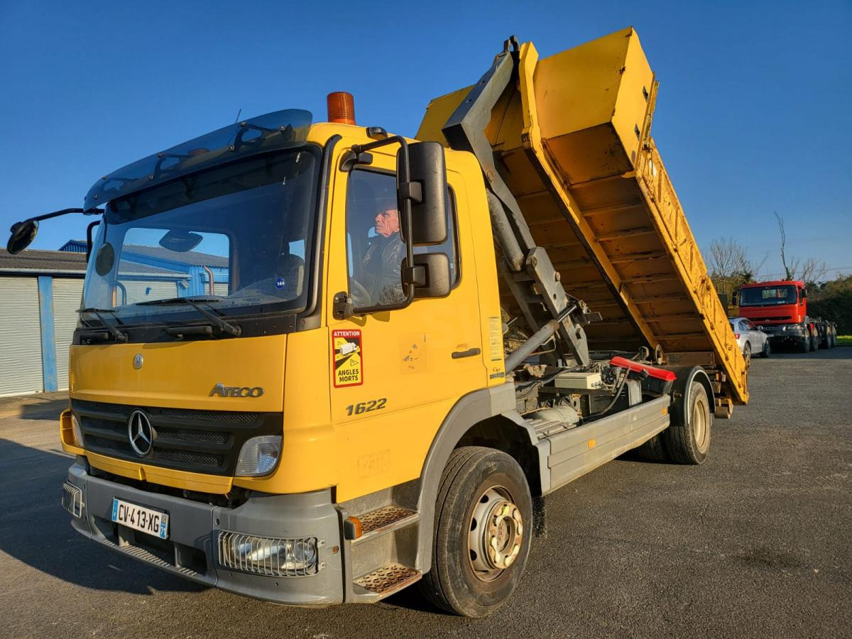 Mercedes Atego 1622 - Крюковой мультилифт: фото 3 Mercedes Atego 1622 - Крюковой мультилифт: фото 3