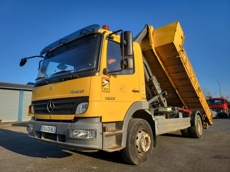 Mercedes Atego 1622 - Крюковой мультилифт: фото 4 Mercedes Atego 1622 - Крюковой мультилифт: фото 4