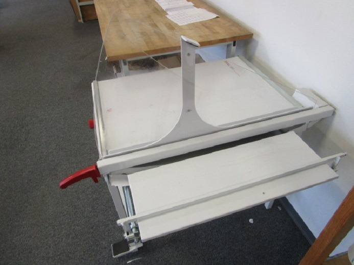 HEBELSCHNEIDER IDEAL 1080 - Бумагорезательная машина: фото 2 HEBELSCHNEIDER IDEAL 1080 - Бумагорезательная машина: фото 2