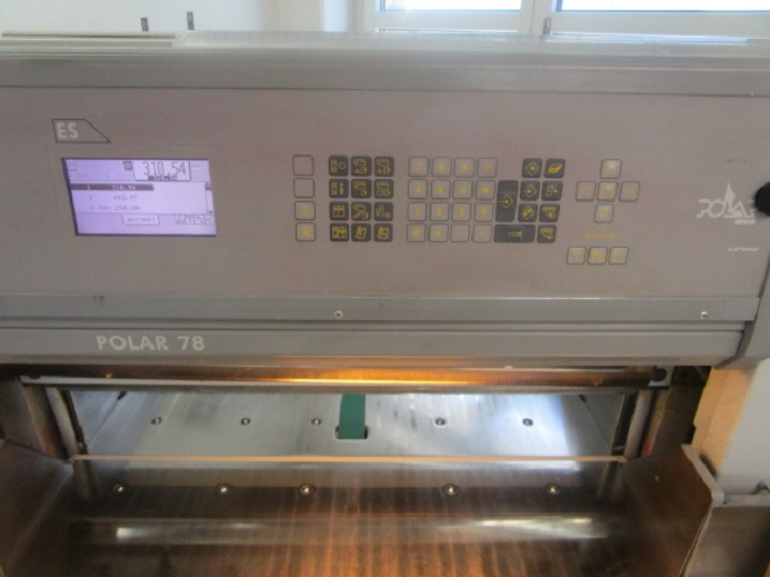 POLAR 78 ES - Бумагорезательная машина: фото 4 POLAR 78 ES - Бумагорезательная машина: фото 4
