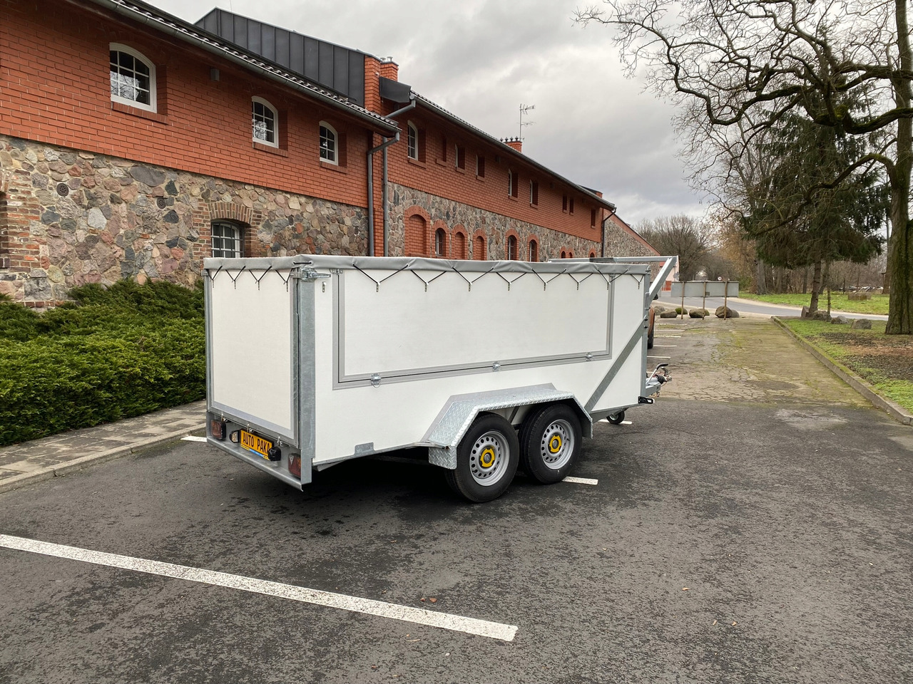 PRZYCZEPA DO PRZEWOZU ŚWIŃ / BYDŁA, DMC 2700 / TRAILER FOR TRANSPORTING PIGS / CATTLE, DMC 2700 - Прицеп для перевозки животных: фото 2 PRZYCZEPA DO PRZEWOZU ŚWIŃ / BYDŁA, DMC 2700 / TRAILER FOR TRANSPORTING PIGS / CATTLE, DMC 2700 - Прицеп для перевозки животных: фото 2