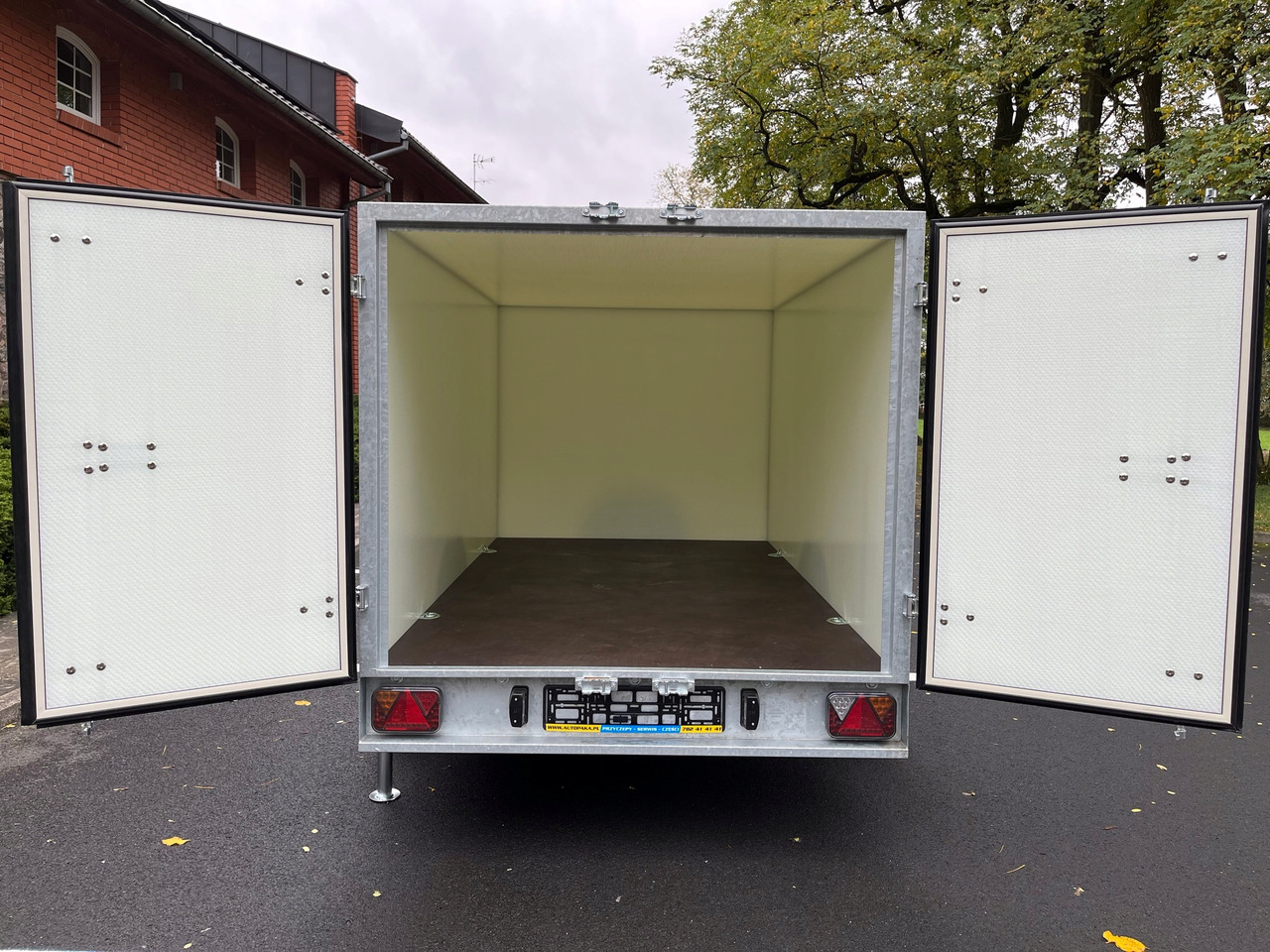 Новый Прицеп-фургон PRZYCZEPA KONTENER CARGO BOX 2,6 x 1,5 ZABUDOWANA / CARGO CONTAINER TRAILER BOX 2.6 x 1.5 ENCLOSED: фото 9