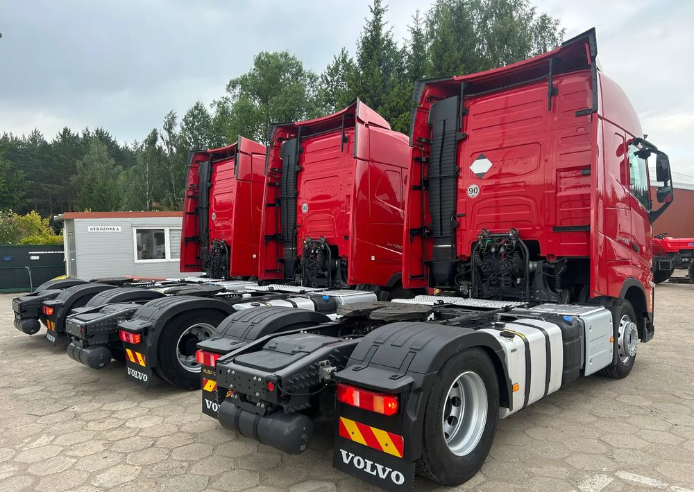 Volvo FH 500 I-SAVE / KLIMA POSTOJOWA / STANDARD / 3 SZTUKI !! - Тягач: фото 5 Volvo FH 500 I-SAVE / KLIMA POSTOJOWA / STANDARD / 3 SZTUKI !! - Тягач: фото 5