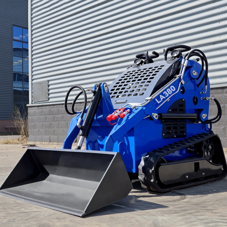 LEZUM Free Shipping LA380 Mini Skid Steer Loader Compact Track Diesel Cheap Mini Skid Steer Loader For Sale With Mini Skid Steer Attachments 4 In 1 Bucket - Мини-погрузчик с бортовым поворотом: фото 4 LEZUM Free Shipping LA380 Mini Skid Steer Loader Compact Track Diesel Cheap Mini Skid Steer Loader For Sale With Mini Skid Steer Attachments 4 In 1 Bucket - Мини-погрузчик с бортовым поворотом: фото 4