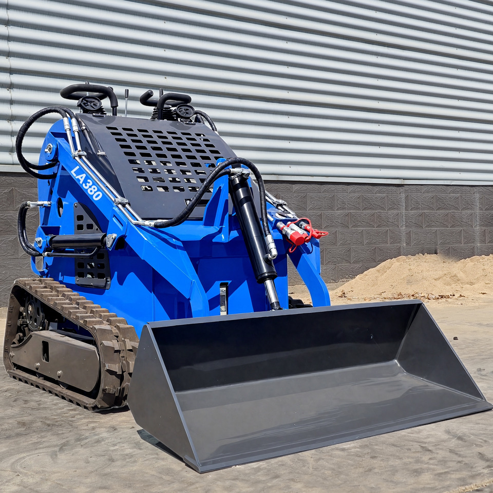 LEZUM Free Shipping Mini Skid Steer Loader Compact Track Electric/Diesel Chinese Mini Skid Steer Loader For Sale With Mini Skid Steer Attachments 4 In 1 Bucket - Мини-погрузчик с бортовым поворотом: фото 3 LEZUM Free Shipping Mini Skid Steer Loader Compact Track Electric/Diesel Chinese Mini Skid Steer Loader For Sale With Mini Skid Steer Attachments 4 In 1 Bucket - Мини-погрузчик с бортовым поворотом: фото 3